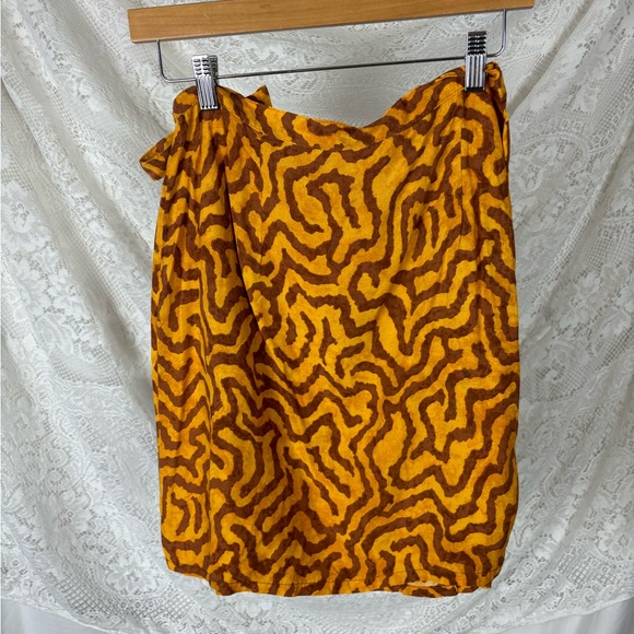 Vibrant Patterned Vintage Wrap Skirt - Picture 6 of 10